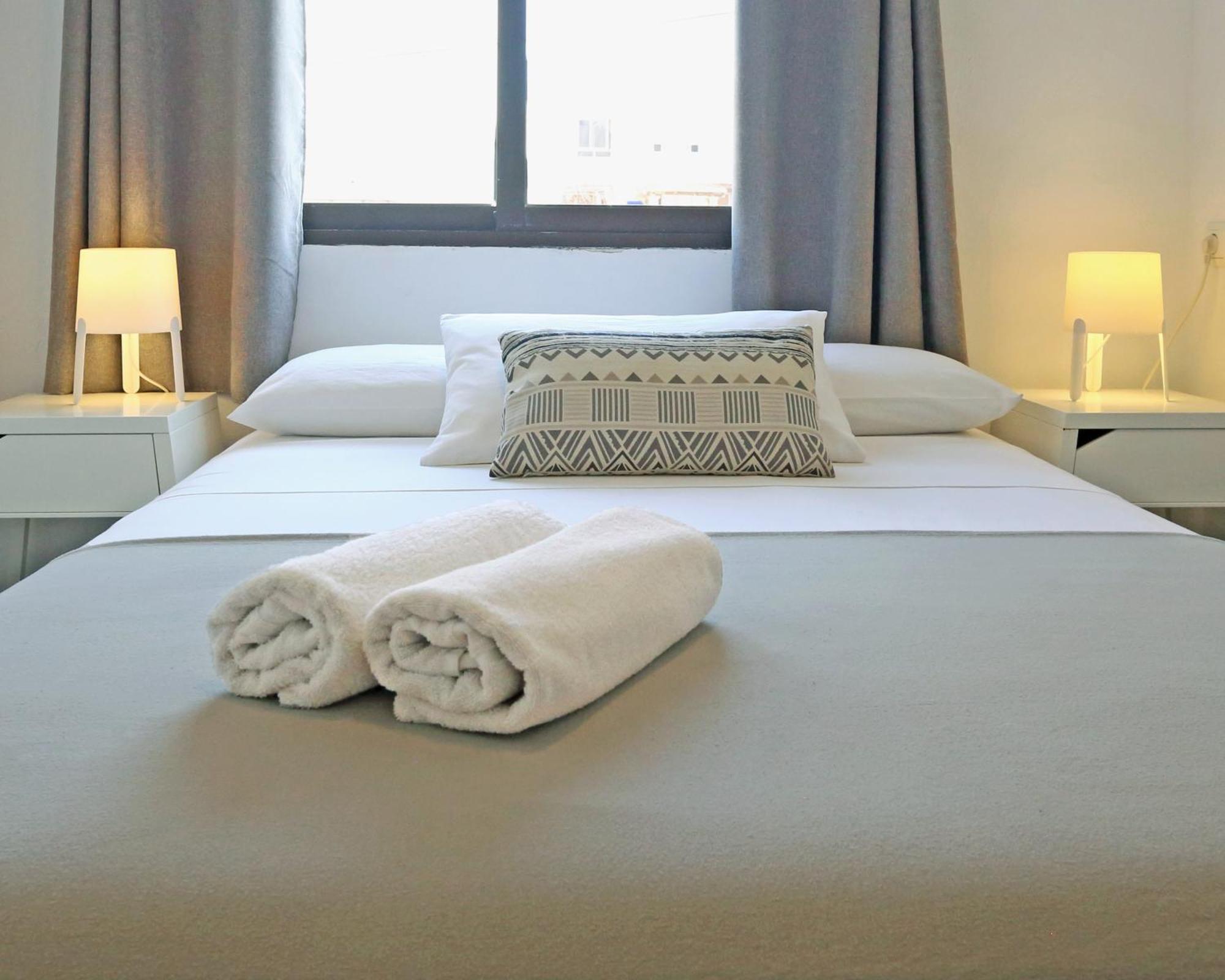 Hostal Costa อิบิซาทาวน์ ภายนอก รูปภาพ