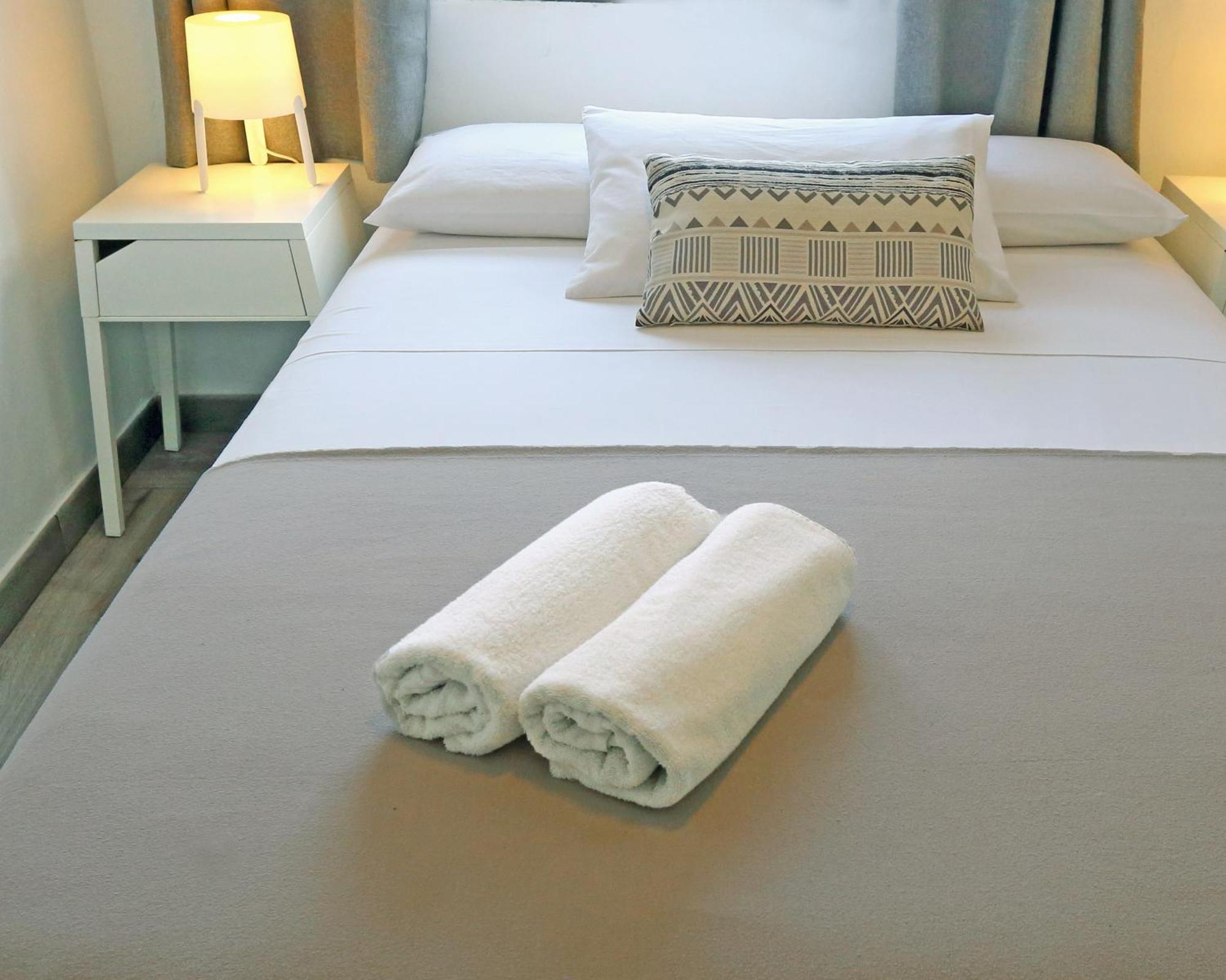 Hostal Costa อิบิซาทาวน์ ภายนอก รูปภาพ